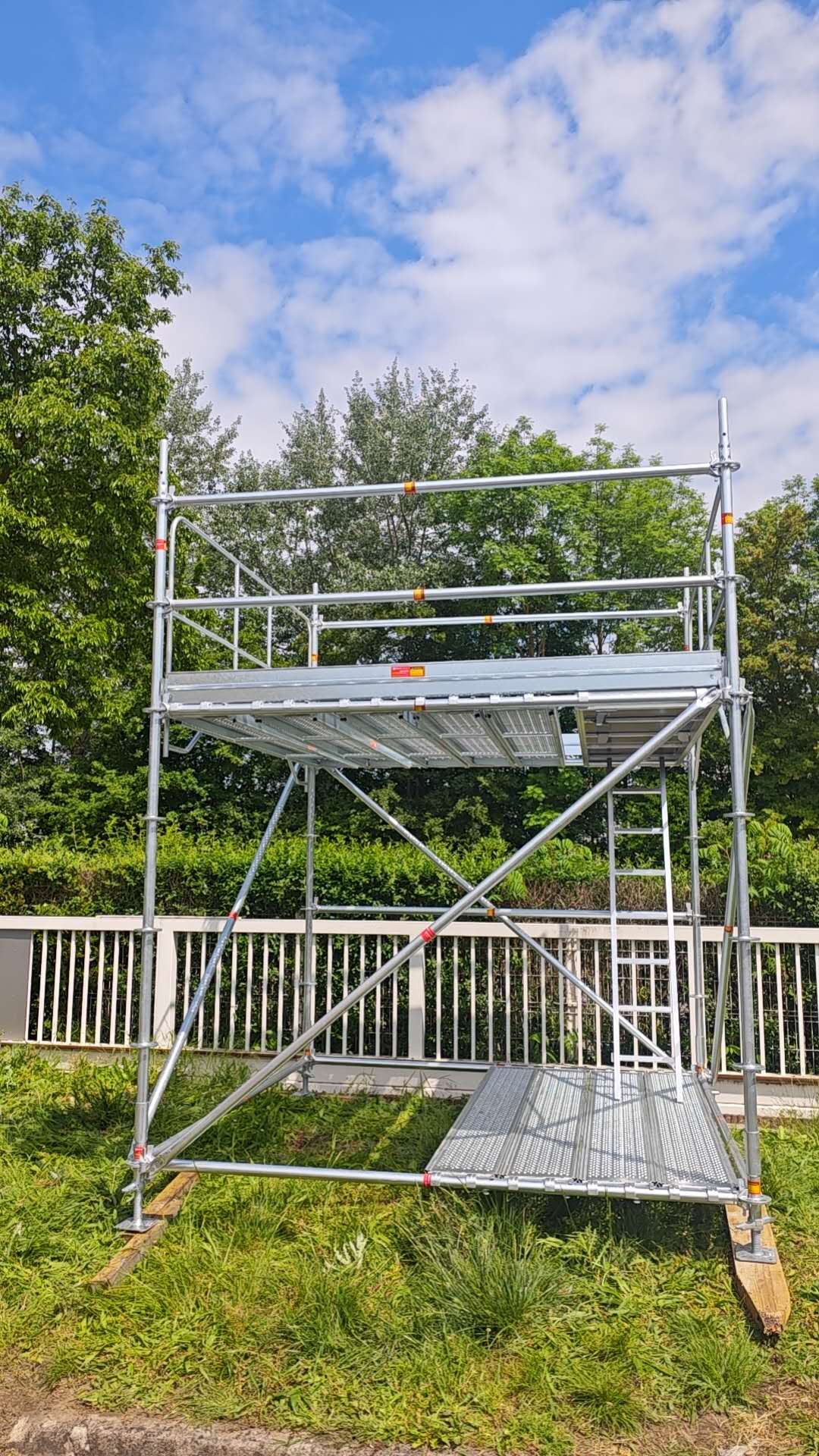 steel scaffolding system.jpg
